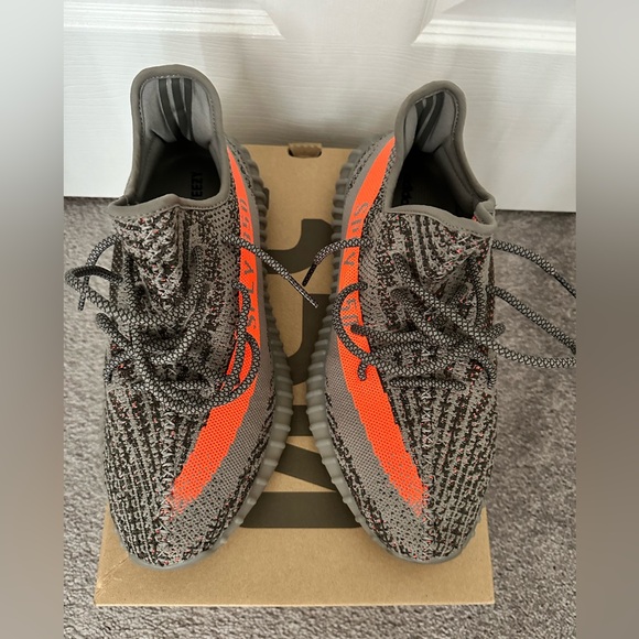 Adidas Yeezy Boost 350 V2 - Picture 2 of 4